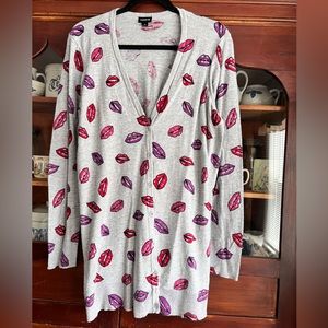 Torrid Gray button down cardigan with lips size 2 (18/20)